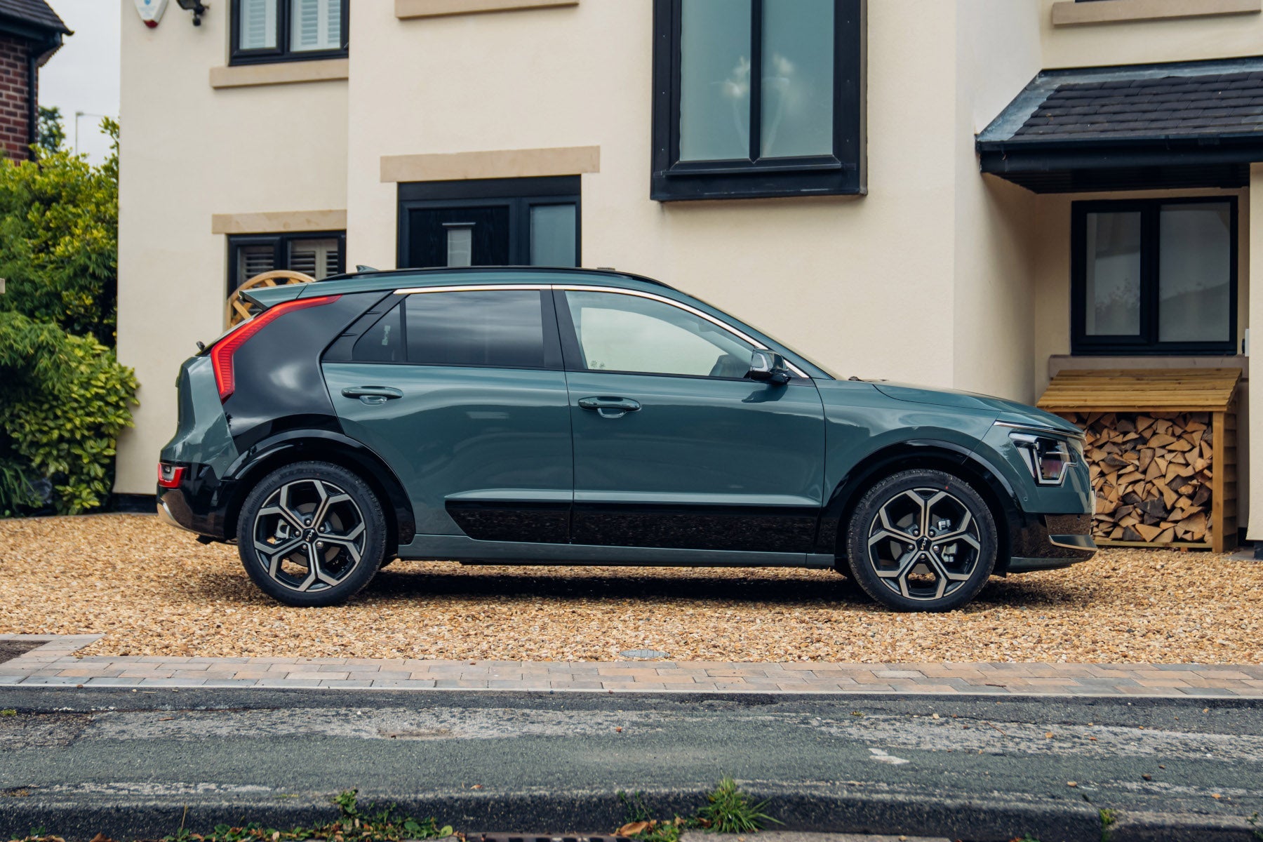 Kia Niro Review 2024 | Heycar UK